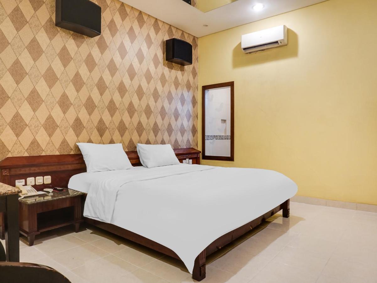 Super Oyo Townhouse Oak Bi Executive Hotel Jakarta Buitenkant foto