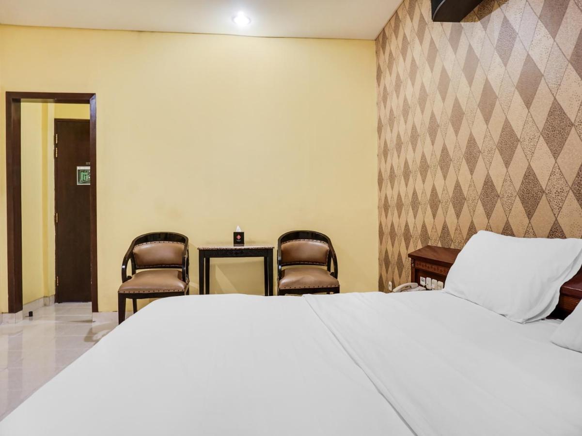 Super Oyo Townhouse Oak Bi Executive Hotel Jakarta Buitenkant foto