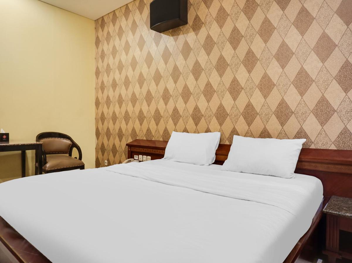 Super Oyo Townhouse Oak Bi Executive Hotel Jakarta Buitenkant foto